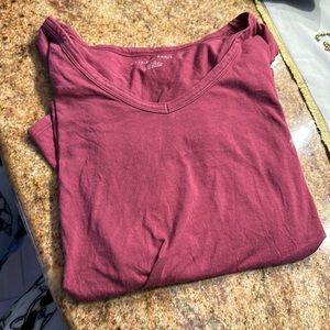 American Eagle Women's V-Neck Tee